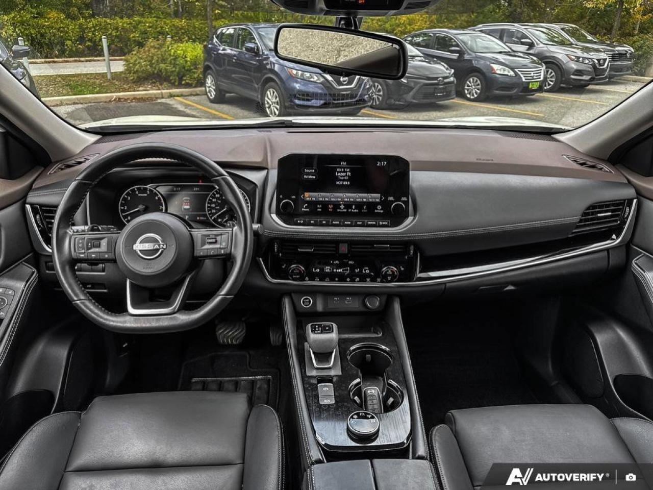 2023 Nissan Rogue SL Photo