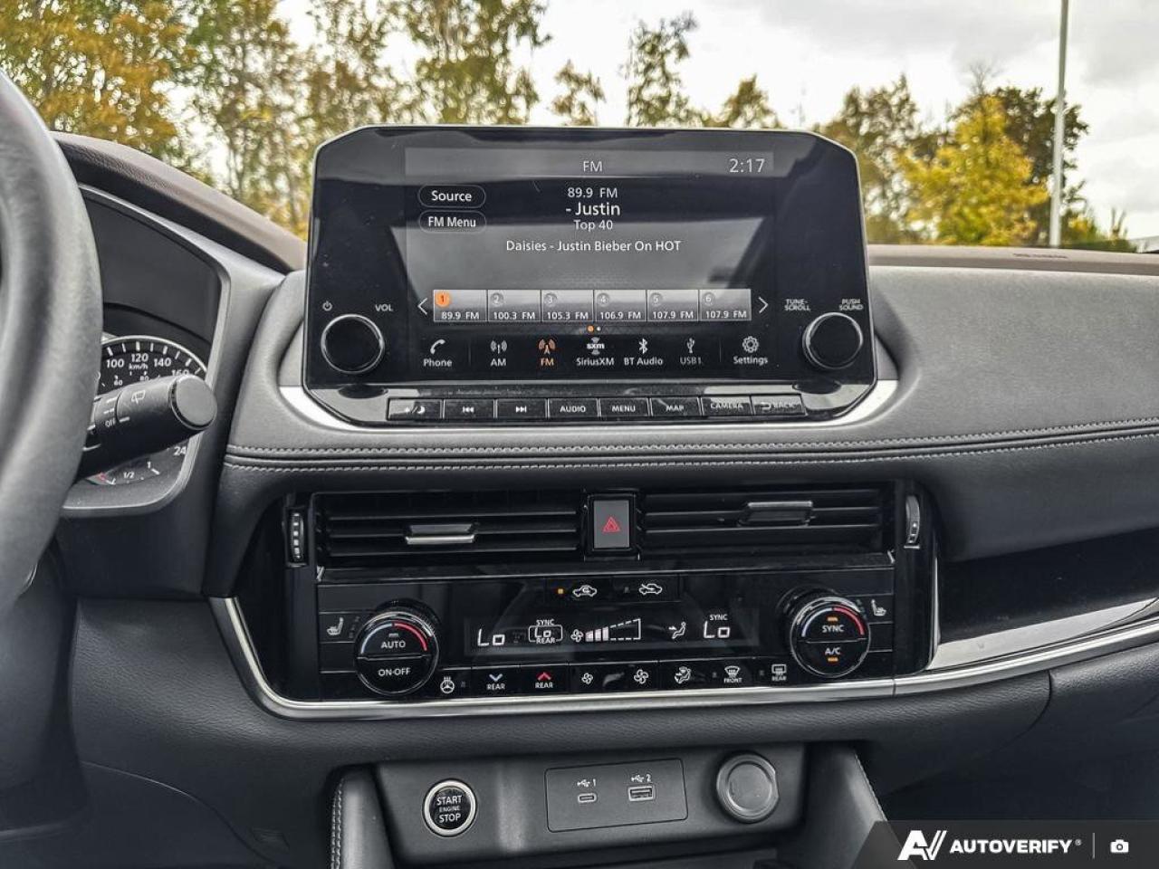 2023 Nissan Rogue SL Photo