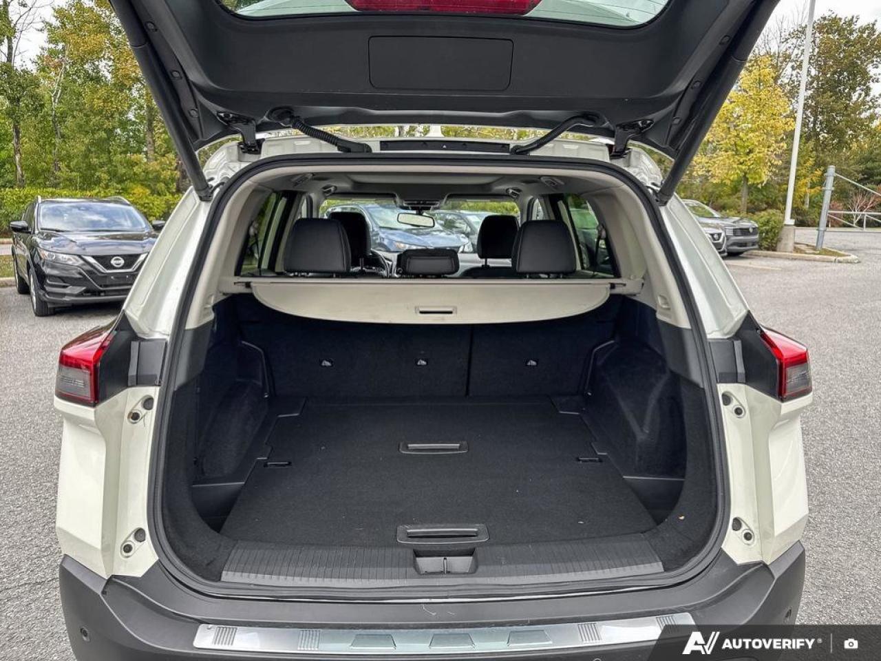 2023 Nissan Rogue SL Photo