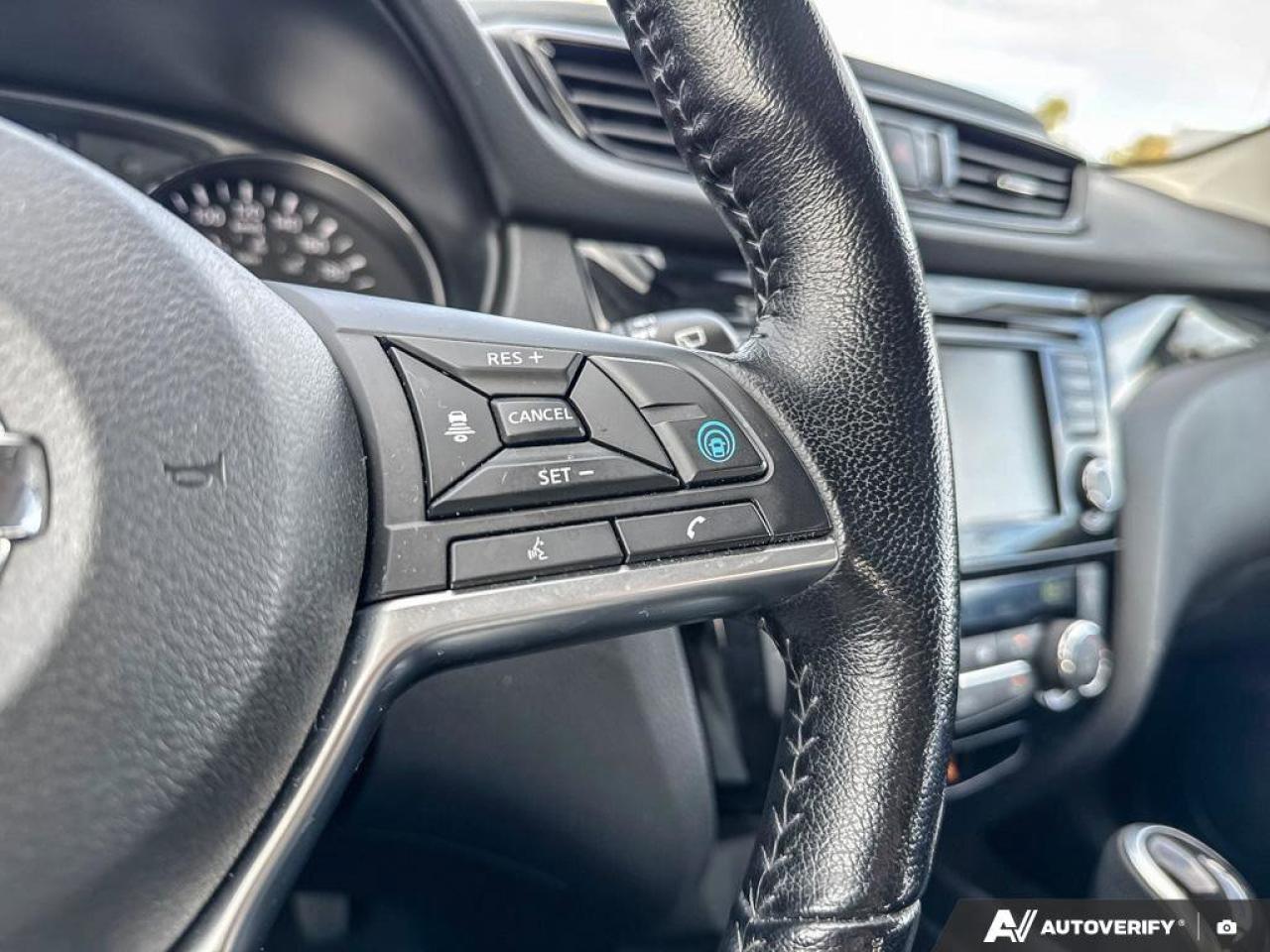 2022 Nissan Qashqai SL Photo