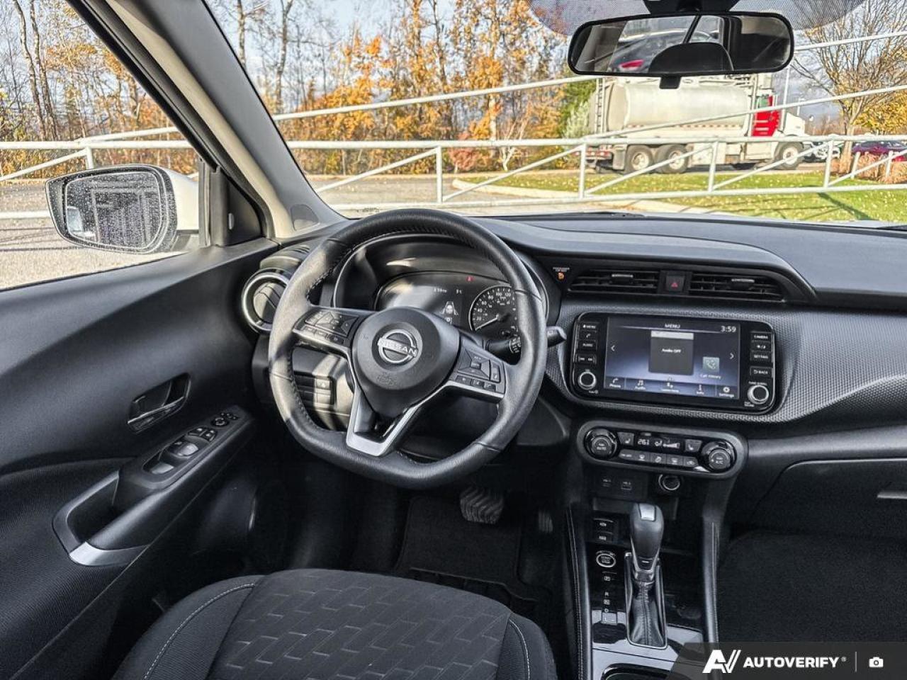 2024 Nissan Kicks SV Photo