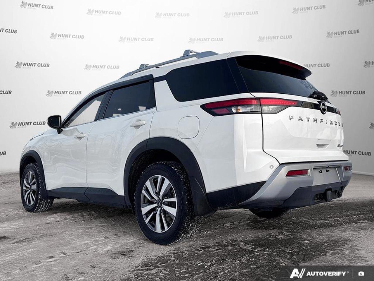 2023 Nissan Pathfinder SL Photo3