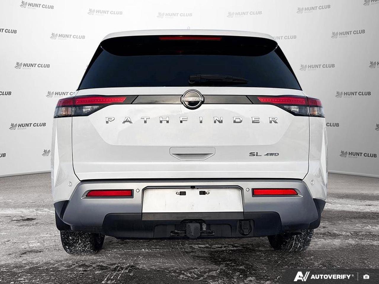 2023 Nissan Pathfinder SL Photo