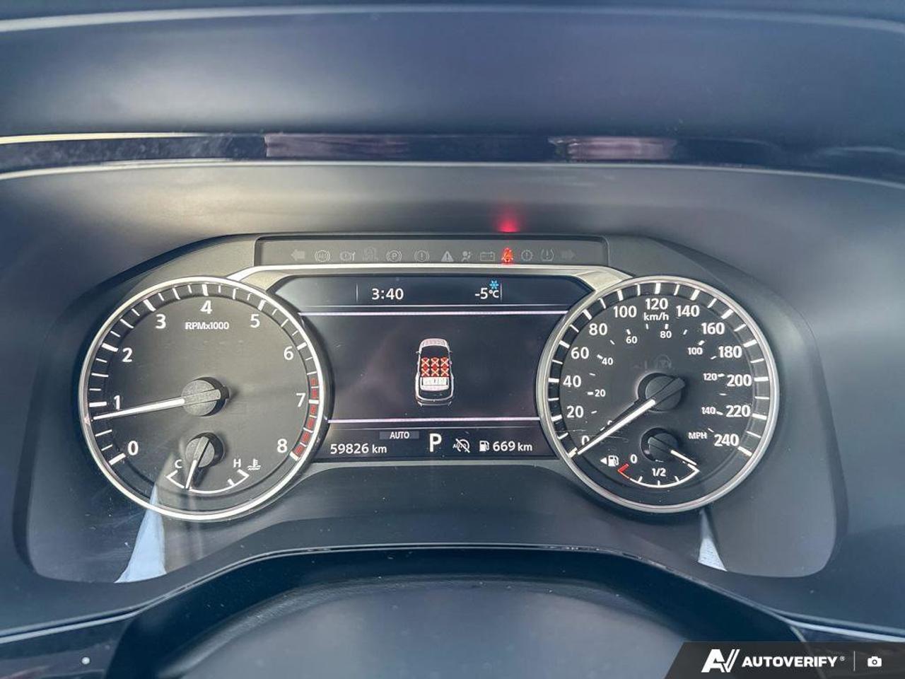 2023 Nissan Pathfinder SL Photo