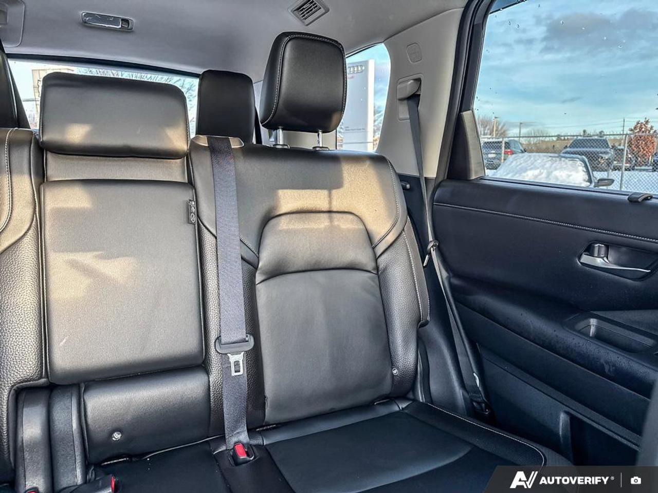 2023 Nissan Pathfinder SL Photo