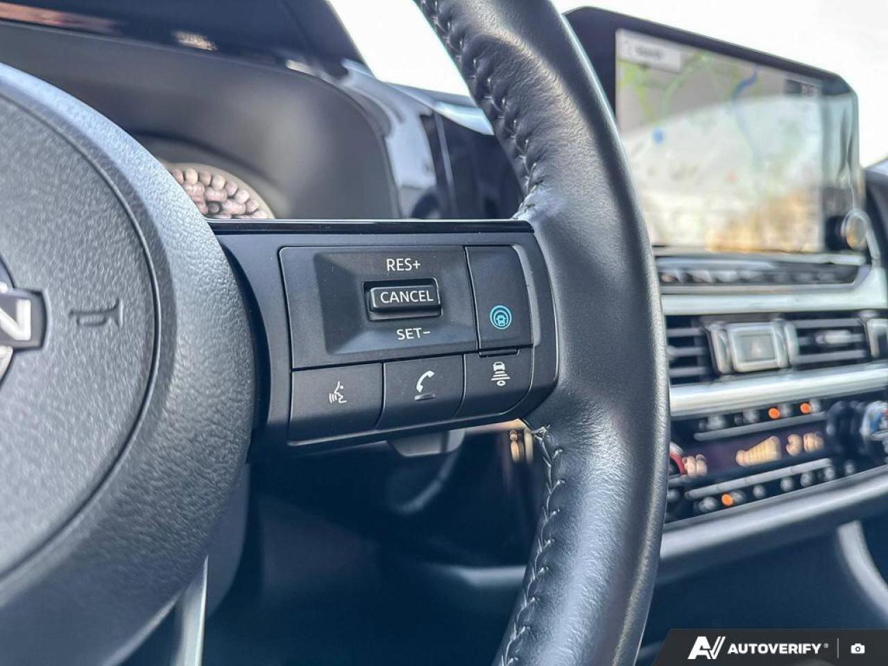 2023 Nissan Pathfinder SL Photo