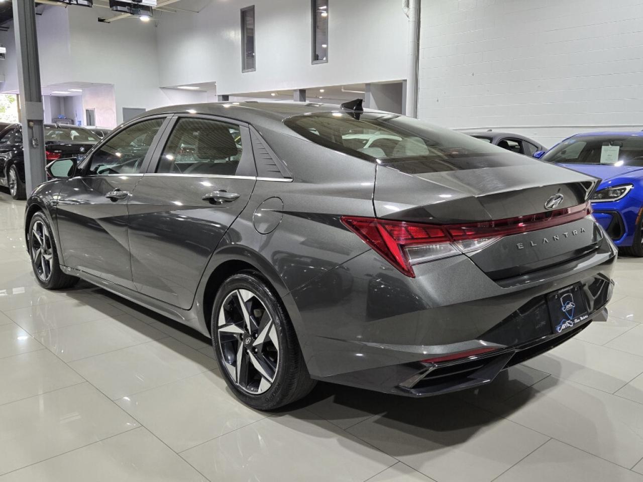 2023 Hyundai Elantra Luxury PKG No Accidents 2 Tone Leather & Sunroof R Photo