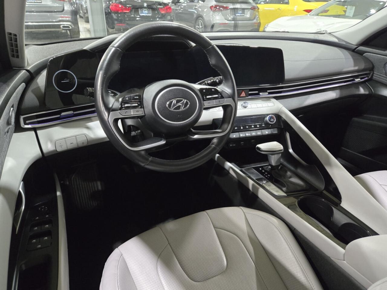 2023 Hyundai Elantra Luxury PKG No Accidents 2 Tone Leather & Sunroof R Photo