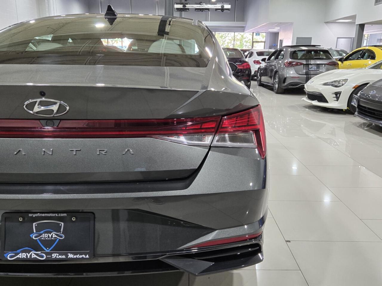 2023 Hyundai Elantra Luxury PKG No Accidents 2 Tone Leather & Sunroof R Photo