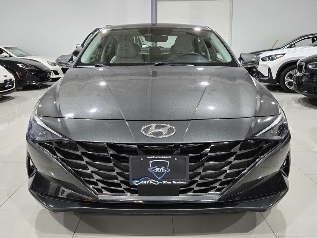 2023 Hyundai Elantra Luxury PKG No Accidents 2 Tone Leather & Sunroof R Photo