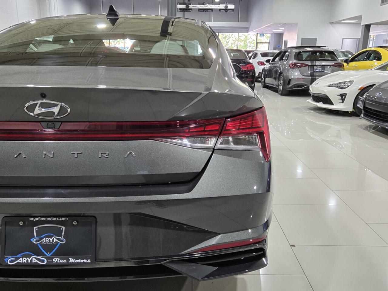 2023 Hyundai Elantra Luxury PKG No Accidents 2 Tone Leather & Sunroof R Photo