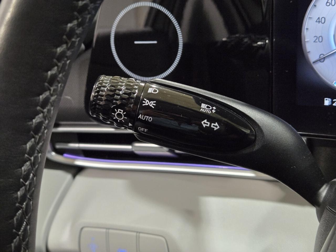 2023 Hyundai Elantra Luxury PKG No Accidents 2 Tone Leather & Sunroof R Photo