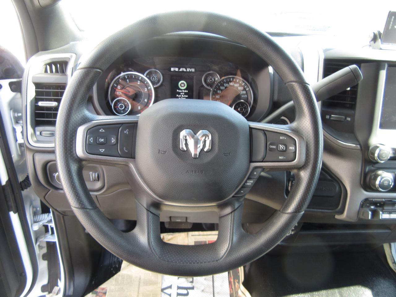 2024 RAM 5500 HD Chassis DIESEL REG CAB 4X4 NEW SWAPLOADER HOOK LIFT/BIN Photo