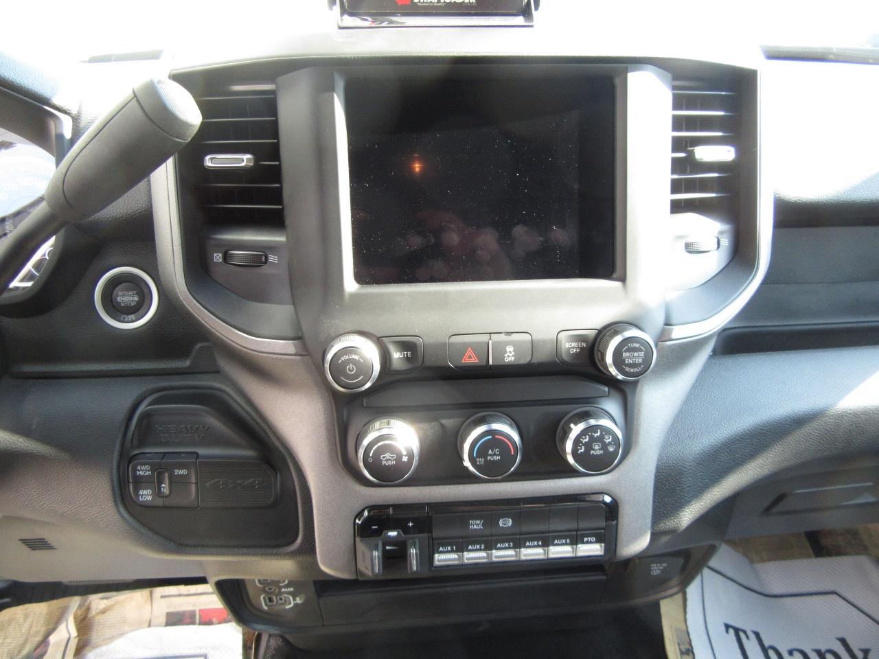 2024 RAM 5500 HD Chassis DIESEL REG CAB 4X4 NEW SWAPLOADER HOOK LIFT/BIN Photo