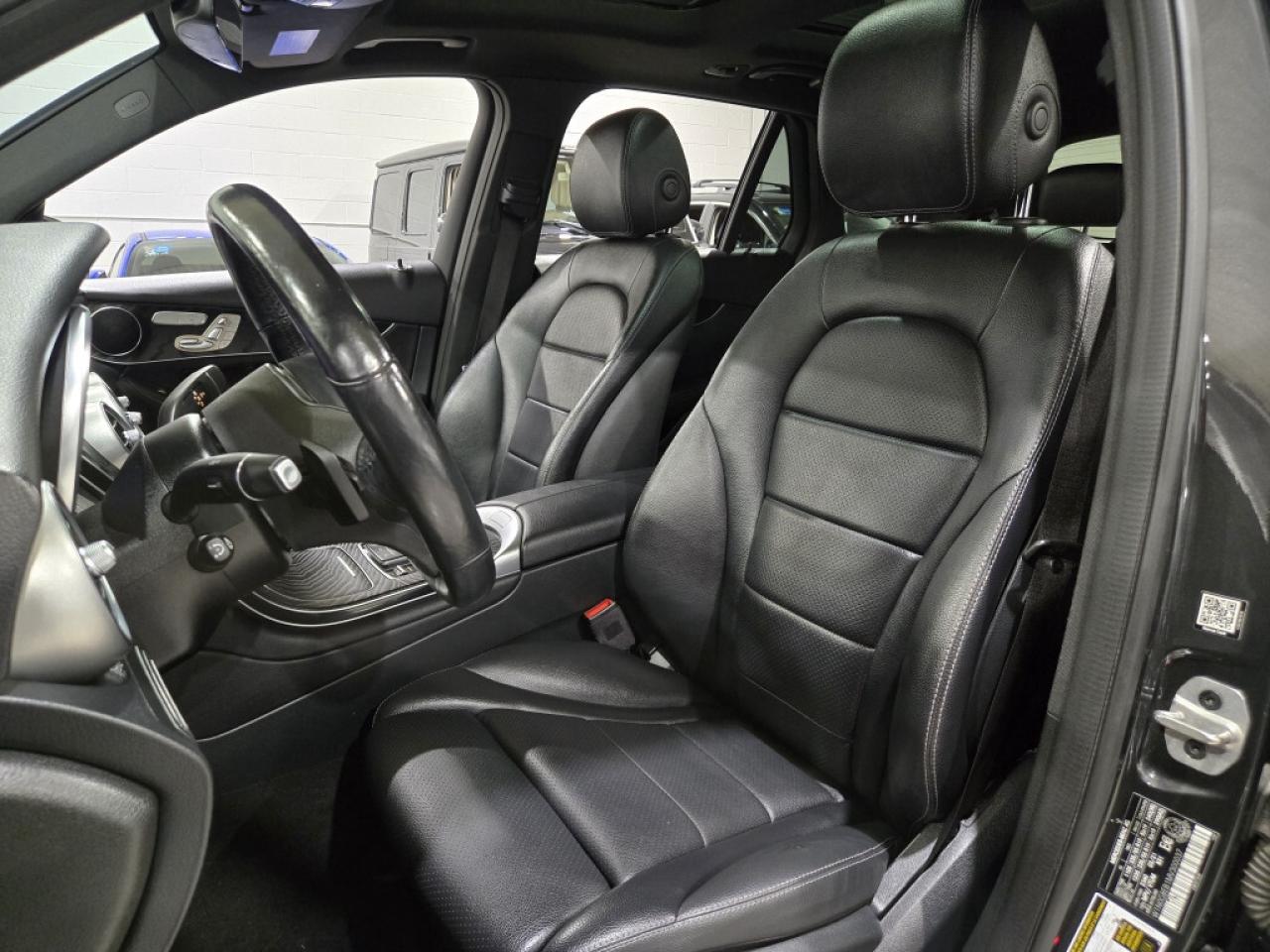 2021 Mercedes-Benz GLC-Class 300 4MATIC No Accidents AMG PKG 360 Cam Photo