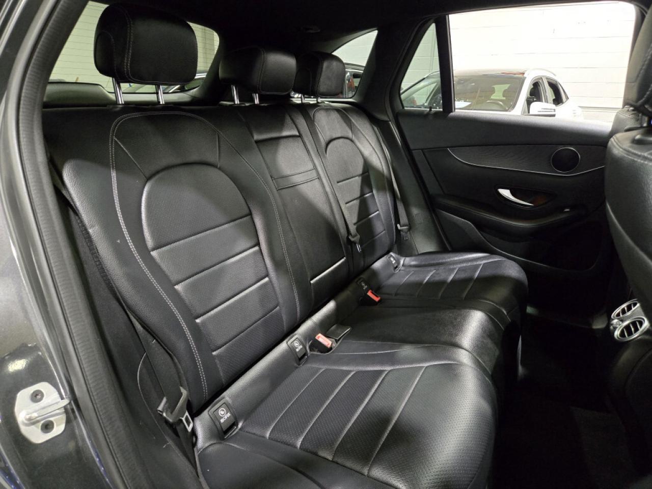 2021 Mercedes-Benz GLC-Class 300 4MATIC No Accidents AMG PKG 360 Cam Photo