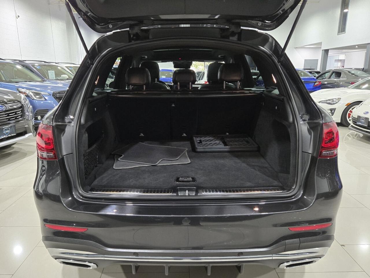 2021 Mercedes-Benz GLC-Class 300 4MATIC No Accidents AMG PKG 360 Cam Photo