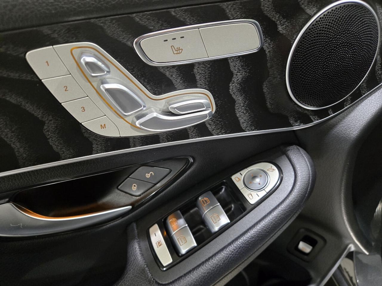 2021 Mercedes-Benz GLC-Class 300 4MATIC No Accidents AMG PKG 360 Cam Photo