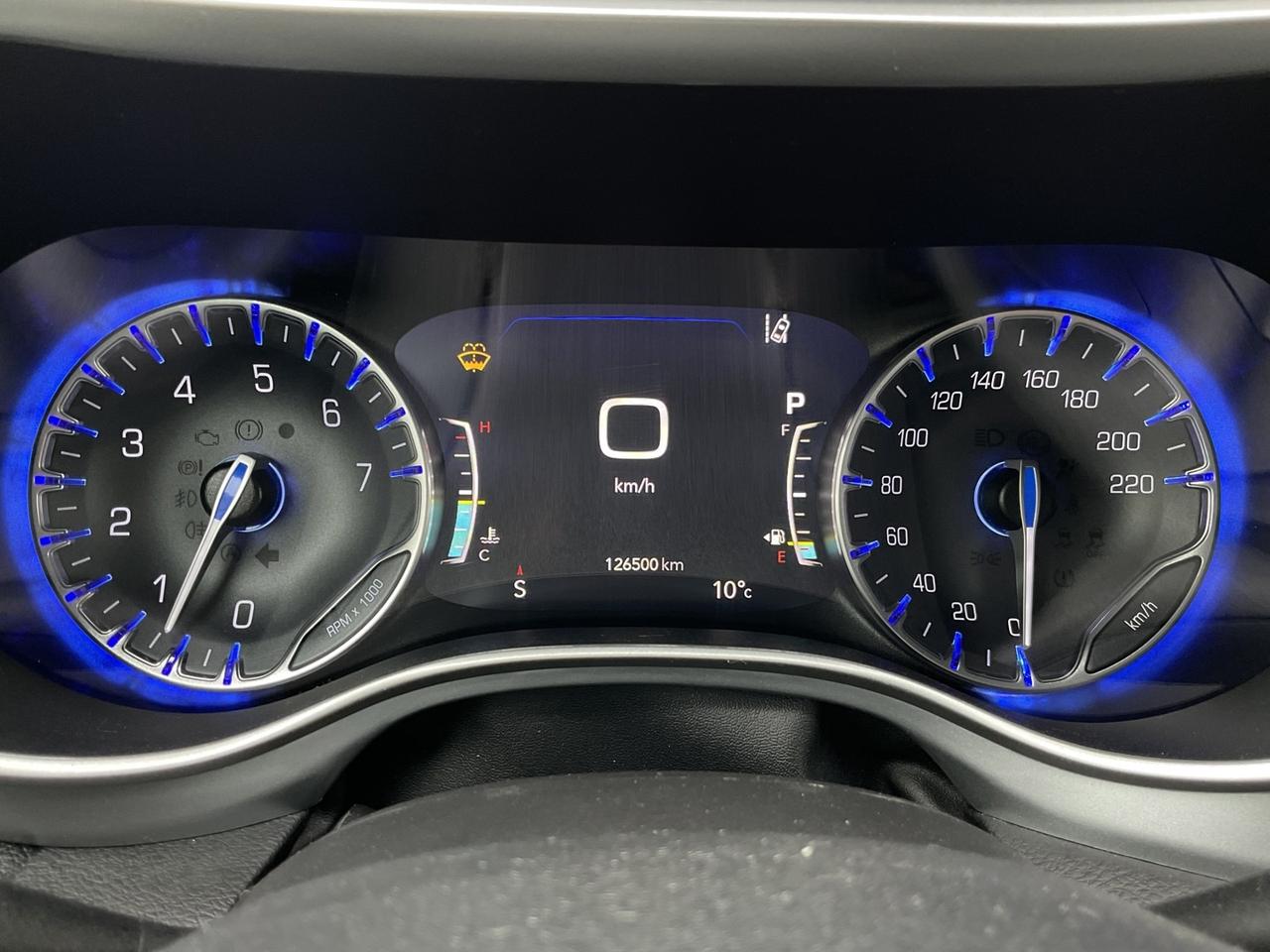 2022 Chrysler Pacifica Touring - CAR PLAY! BACK-UP CAM! BSM! 7 PASS! Photo