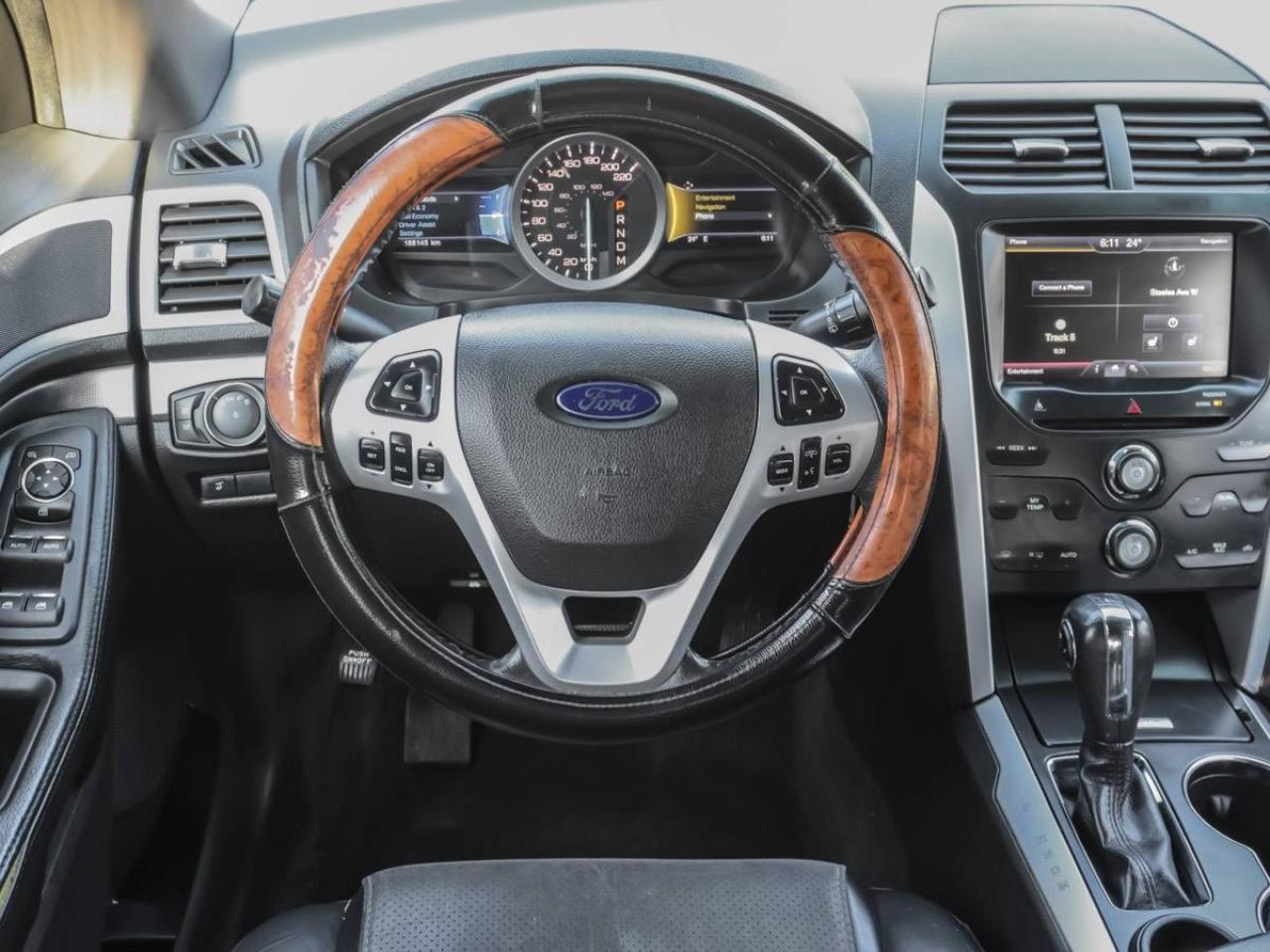 2015 Ford Explorer FWD XLT Photo