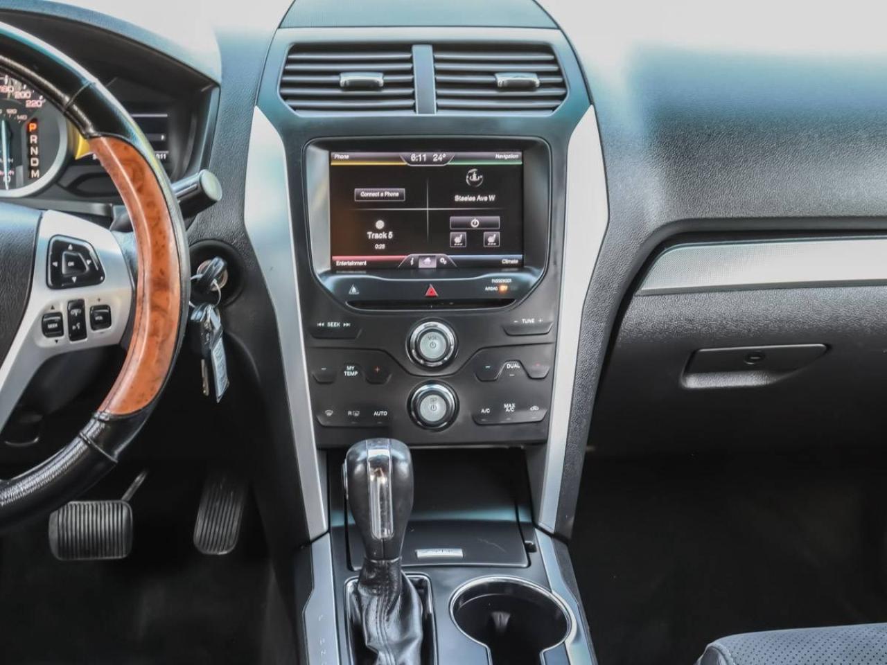 2015 Ford Explorer FWD XLT Photo