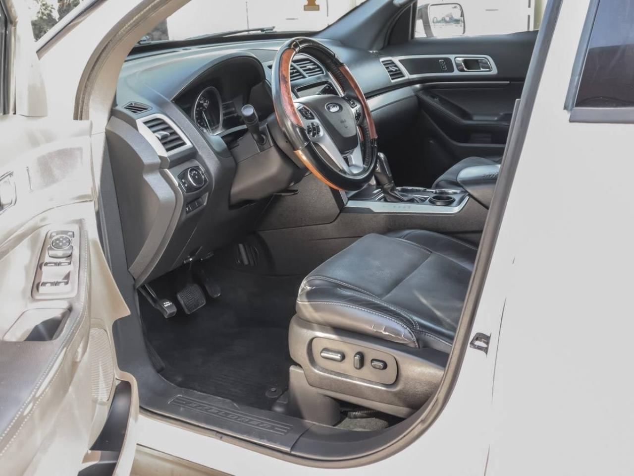 2015 Ford Explorer FWD XLT Photo