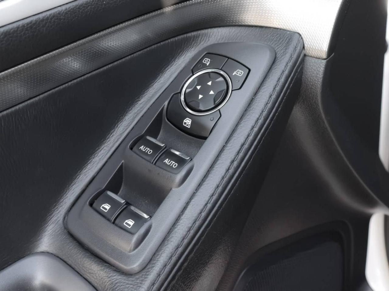 2015 Ford Explorer FWD XLT Photo