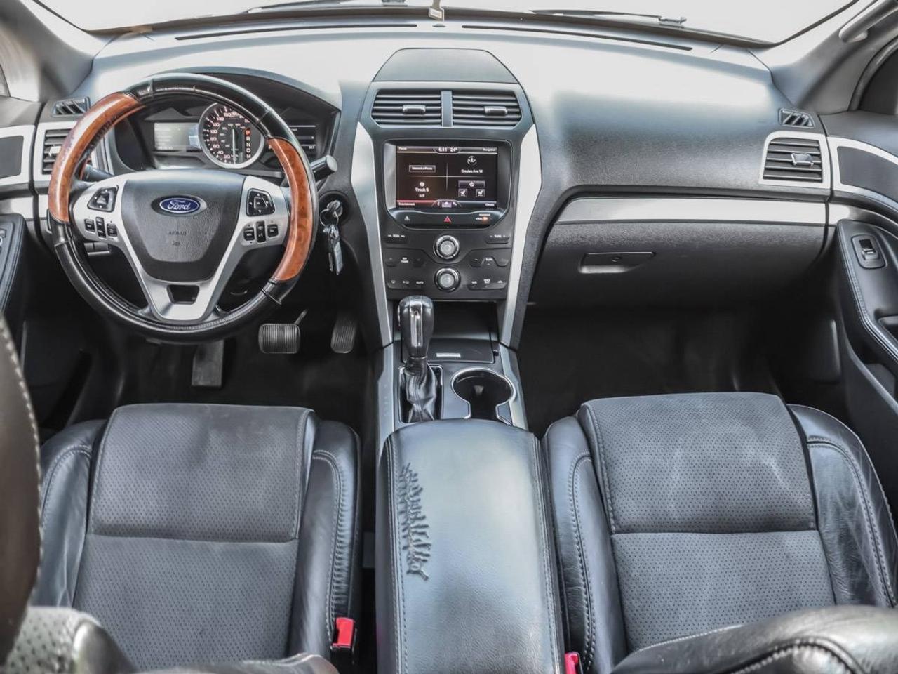 2015 Ford Explorer FWD XLT Photo