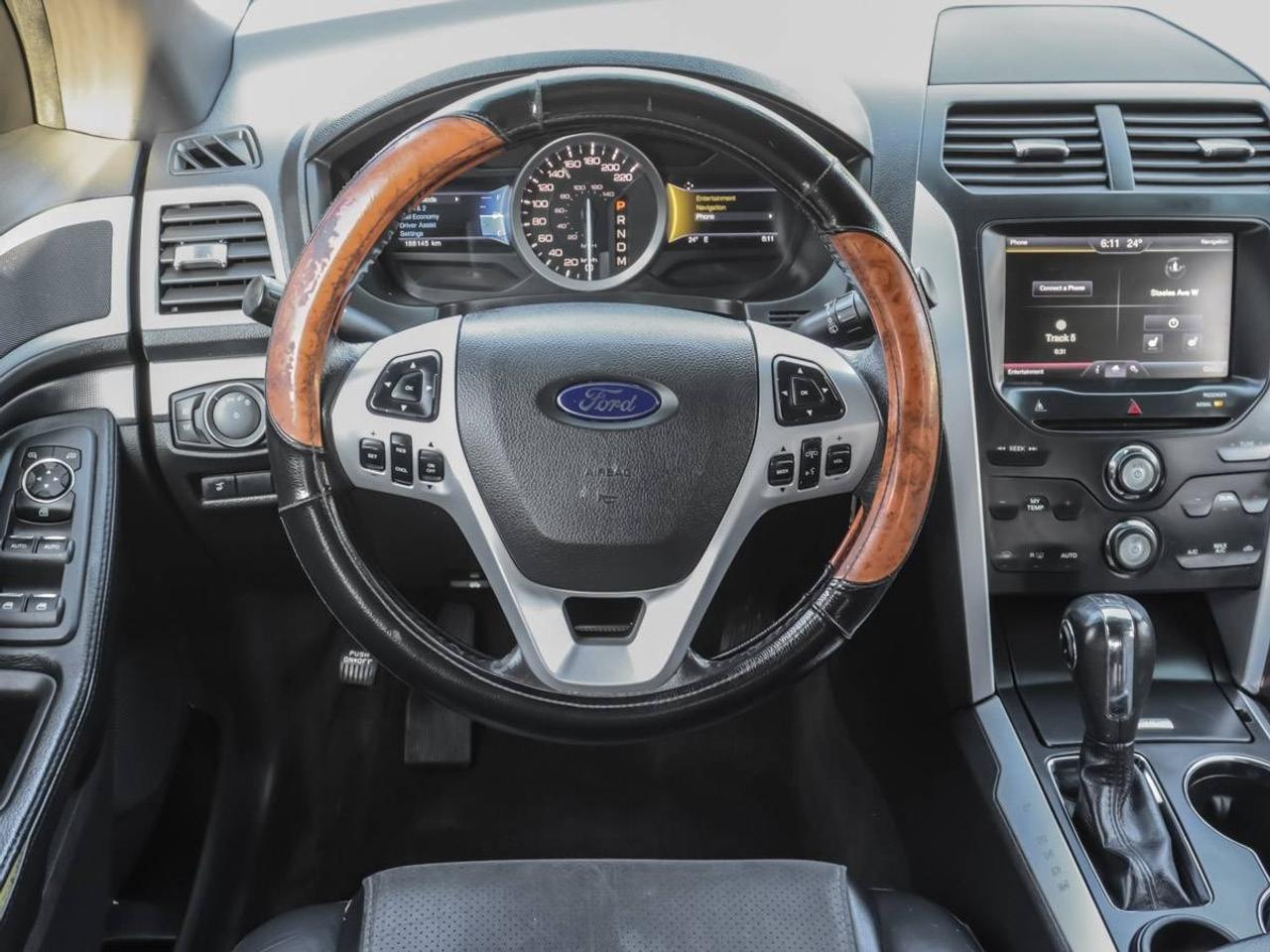 2015 Ford Explorer FWD XLT Photo