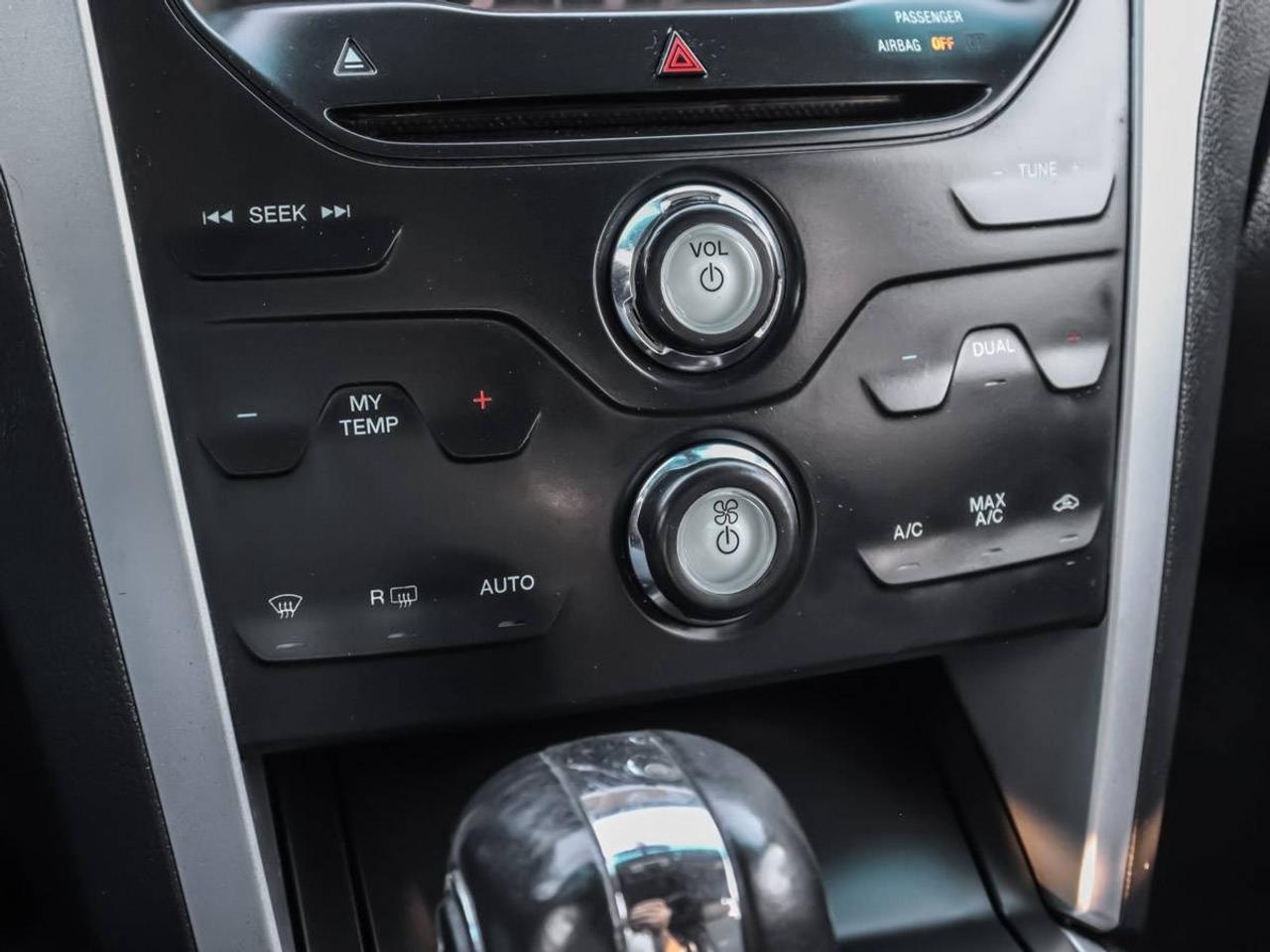 2015 Ford Explorer FWD XLT Photo