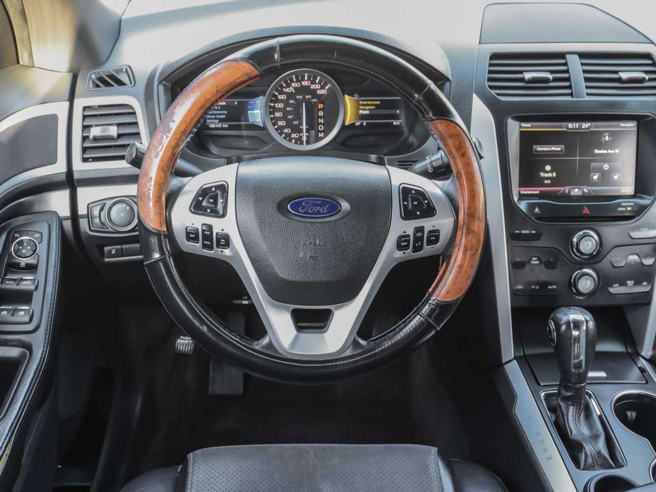 2015 Ford Explorer FWD XLT Photo