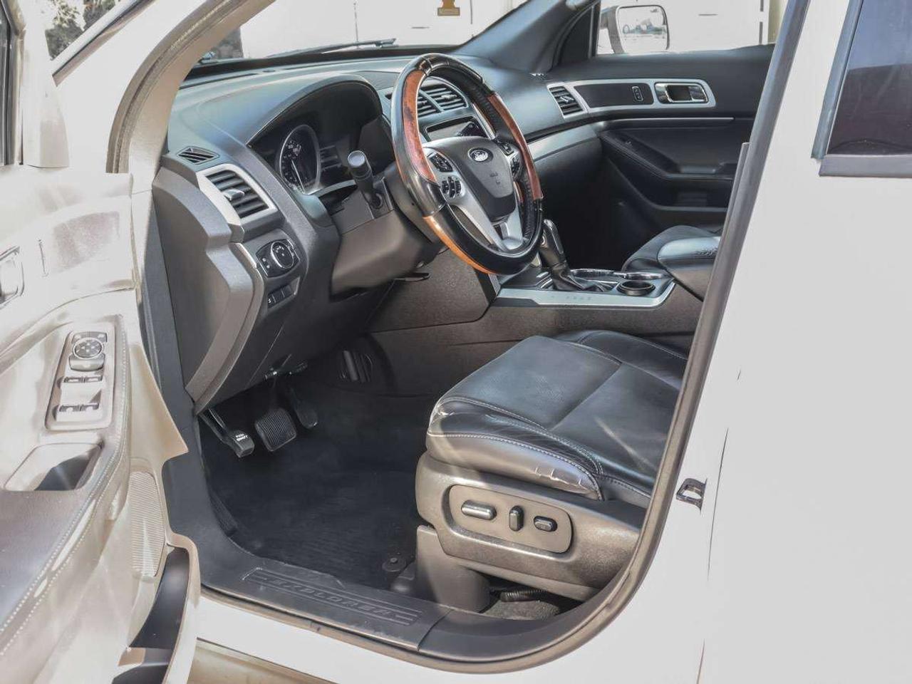 2015 Ford Explorer FWD XLT Photo
