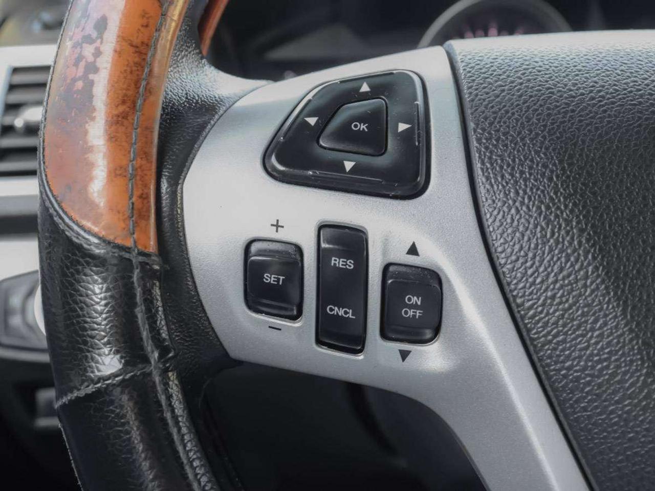2015 Ford Explorer FWD XLT Photo