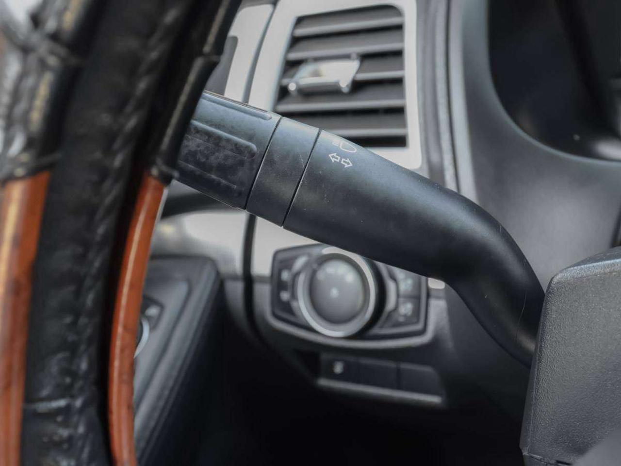 2015 Ford Explorer FWD XLT Photo