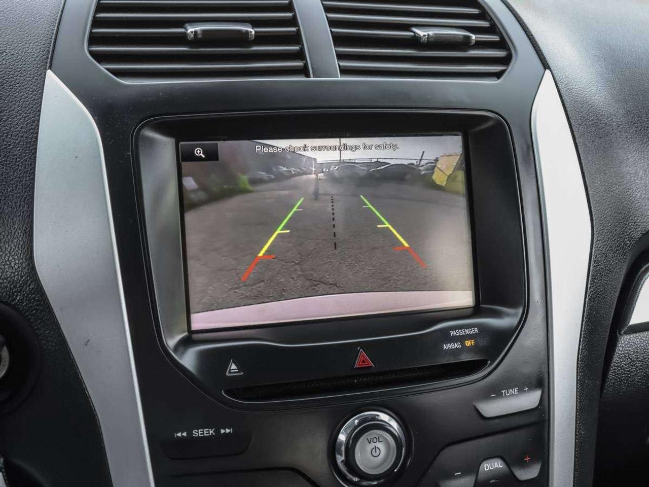 2015 Ford Explorer FWD XLT Photo