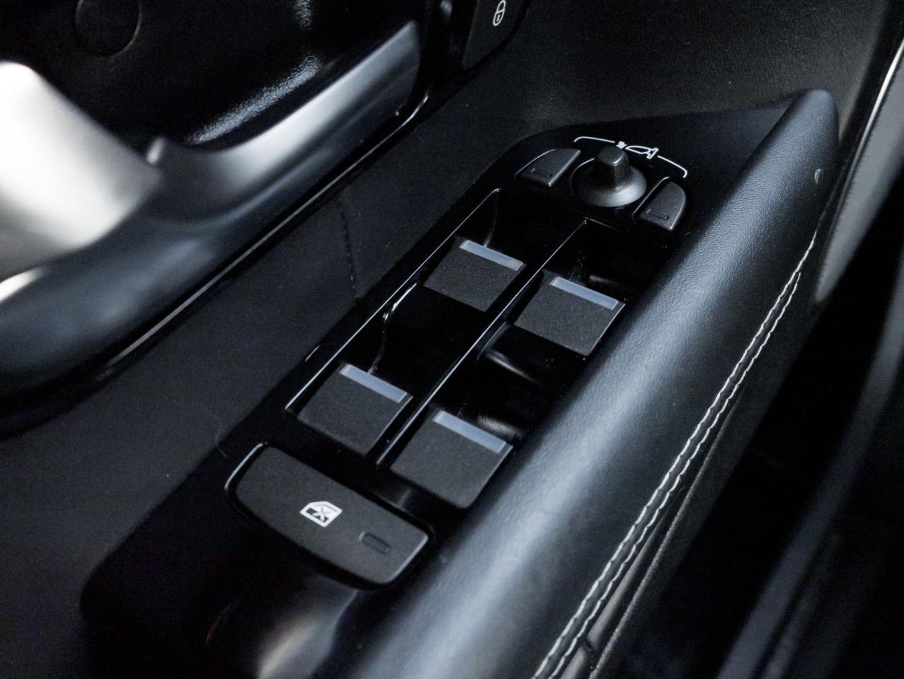 2012 Land Rover Range Rover Evoque 5dr HB Prestige Premium Photo