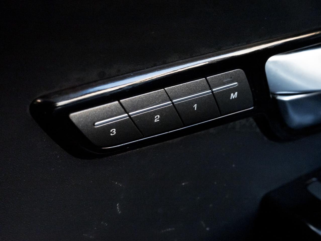 2012 Land Rover Range Rover Evoque 5dr HB Prestige Premium Photo