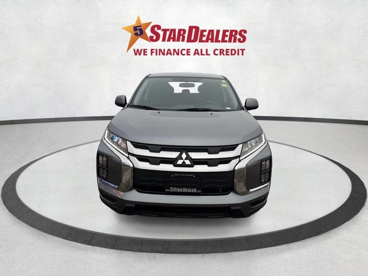 2024 Mitsubishi RVR AWD HEATED SEATS MINT WE FINANCE ALL CREDIT! Photo