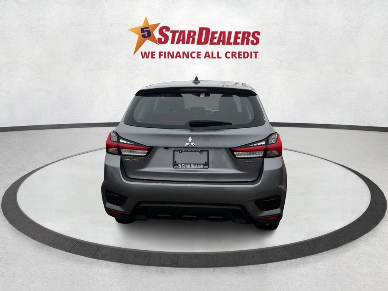2024 Mitsubishi RVR AWD HEATED SEATS MINT WE FINANCE ALL CREDIT! Photo