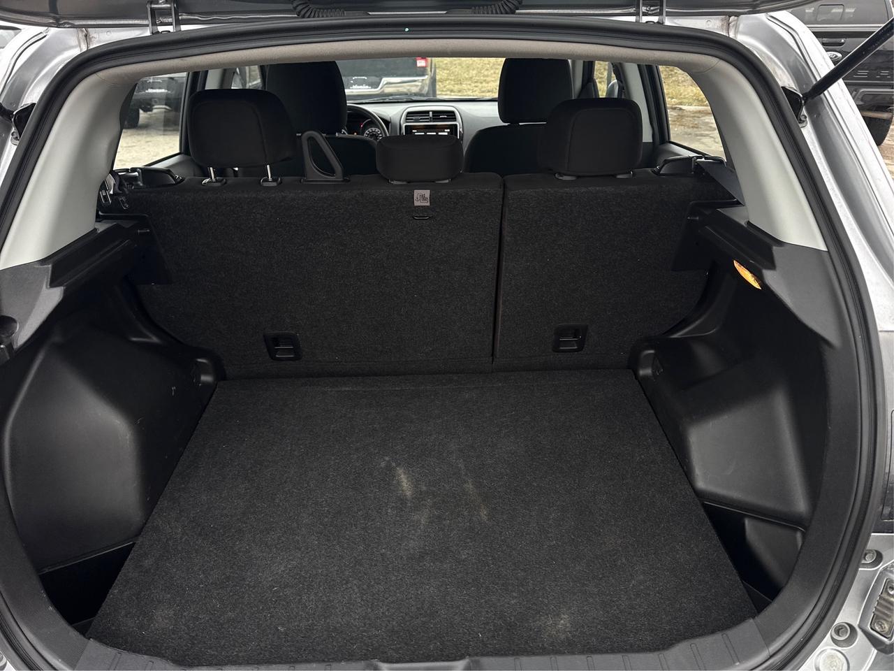 2024 Mitsubishi RVR AWD HEATED SEATS MINT WE FINANCE ALL CREDIT! Photo