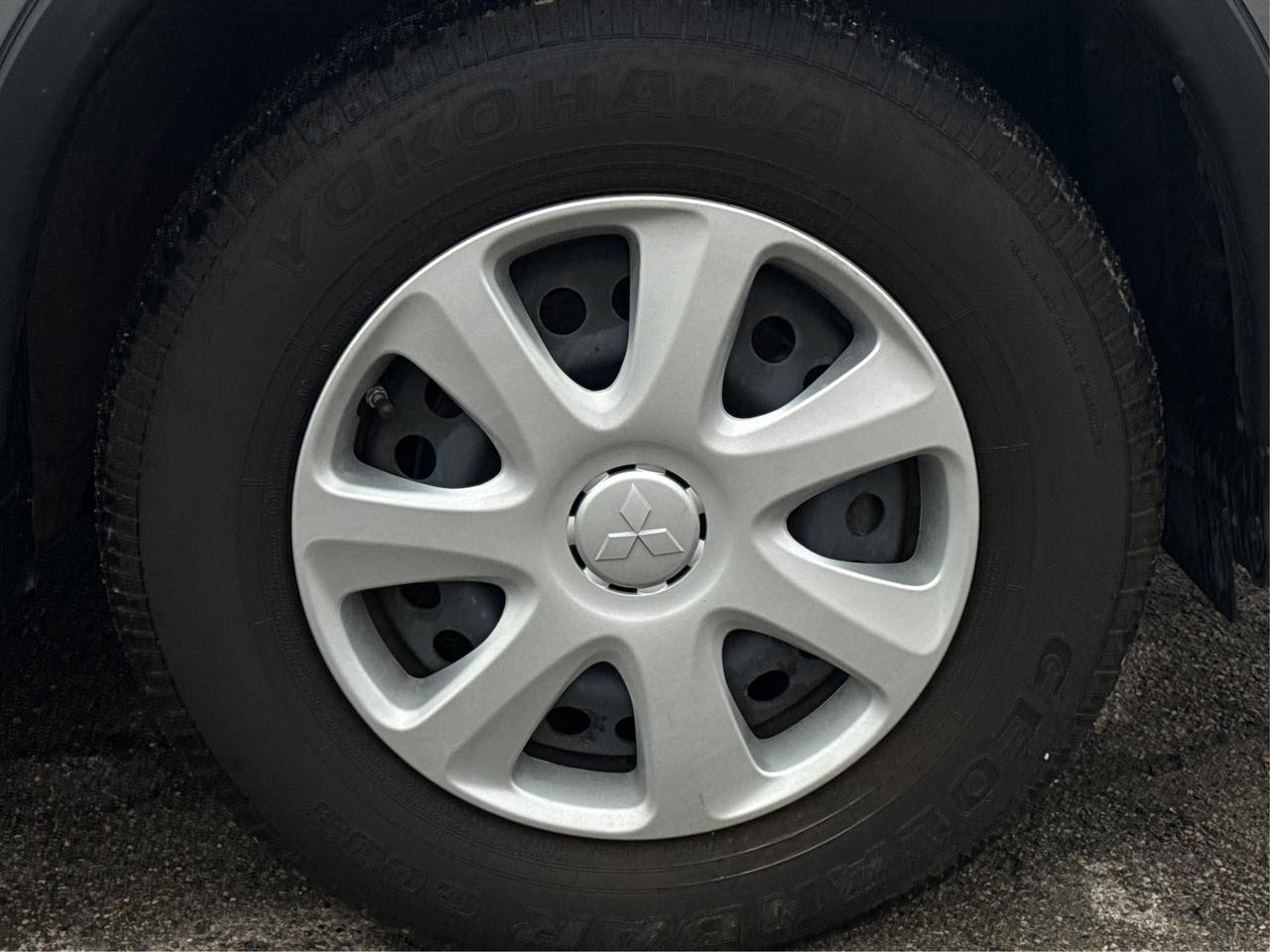 2024 Mitsubishi RVR AWD HEATED SEATS MINT WE FINANCE ALL CREDIT! Photo