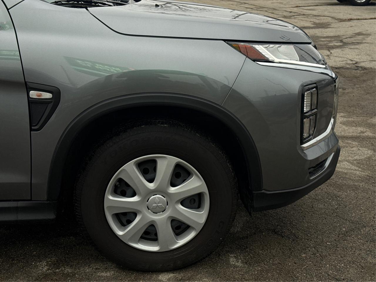 2024 Mitsubishi RVR AWD HEATED SEATS MINT WE FINANCE ALL CREDIT! Photo