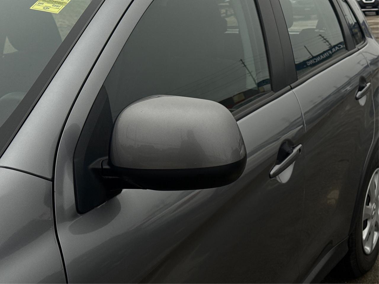 2024 Mitsubishi RVR AWD HEATED SEATS MINT WE FINANCE ALL CREDIT! Photo