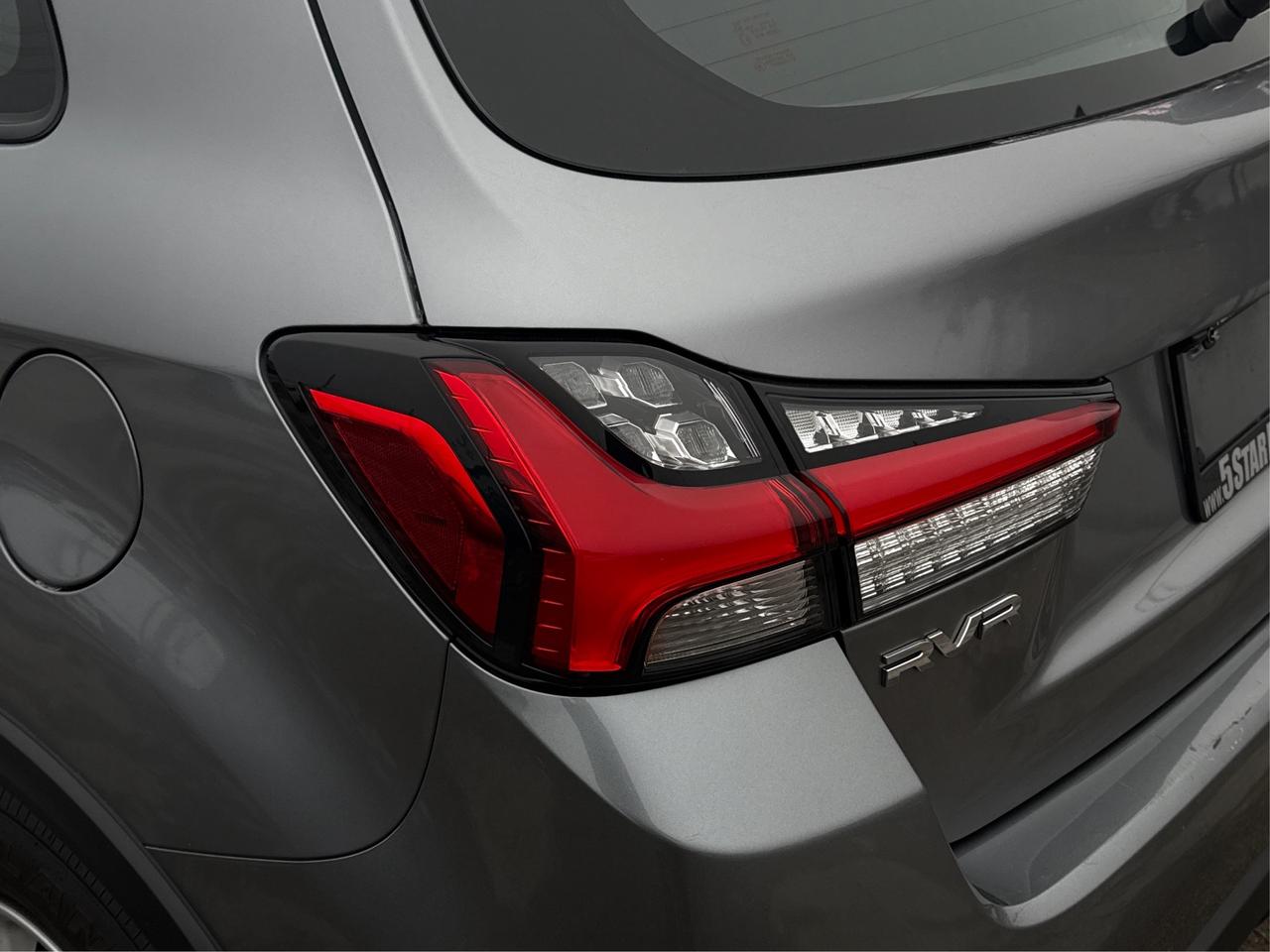 2024 Mitsubishi RVR AWD HEATED SEATS MINT WE FINANCE ALL CREDIT! Photo