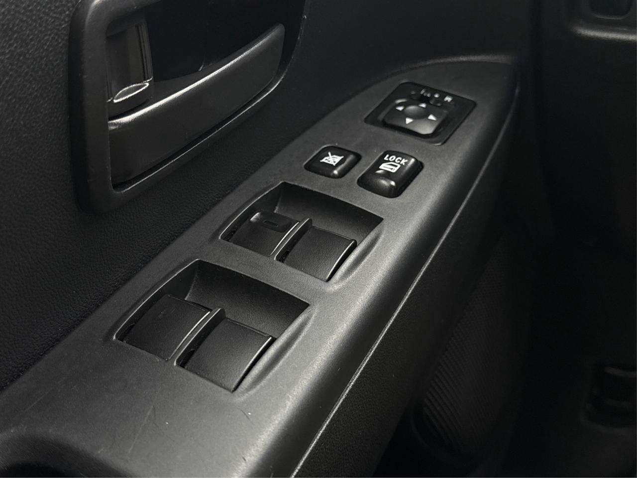 2024 Mitsubishi RVR AWD HEATED SEATS MINT WE FINANCE ALL CREDIT! Photo