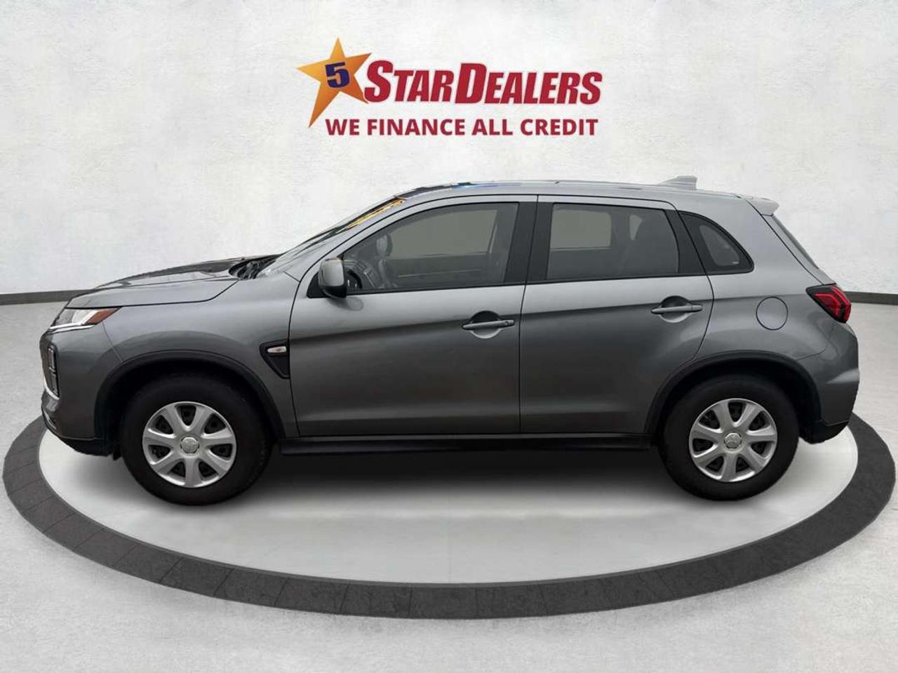 2024 Mitsubishi RVR AWD HEATED SEATS MINT WE FINANCE ALL CREDIT! Photo