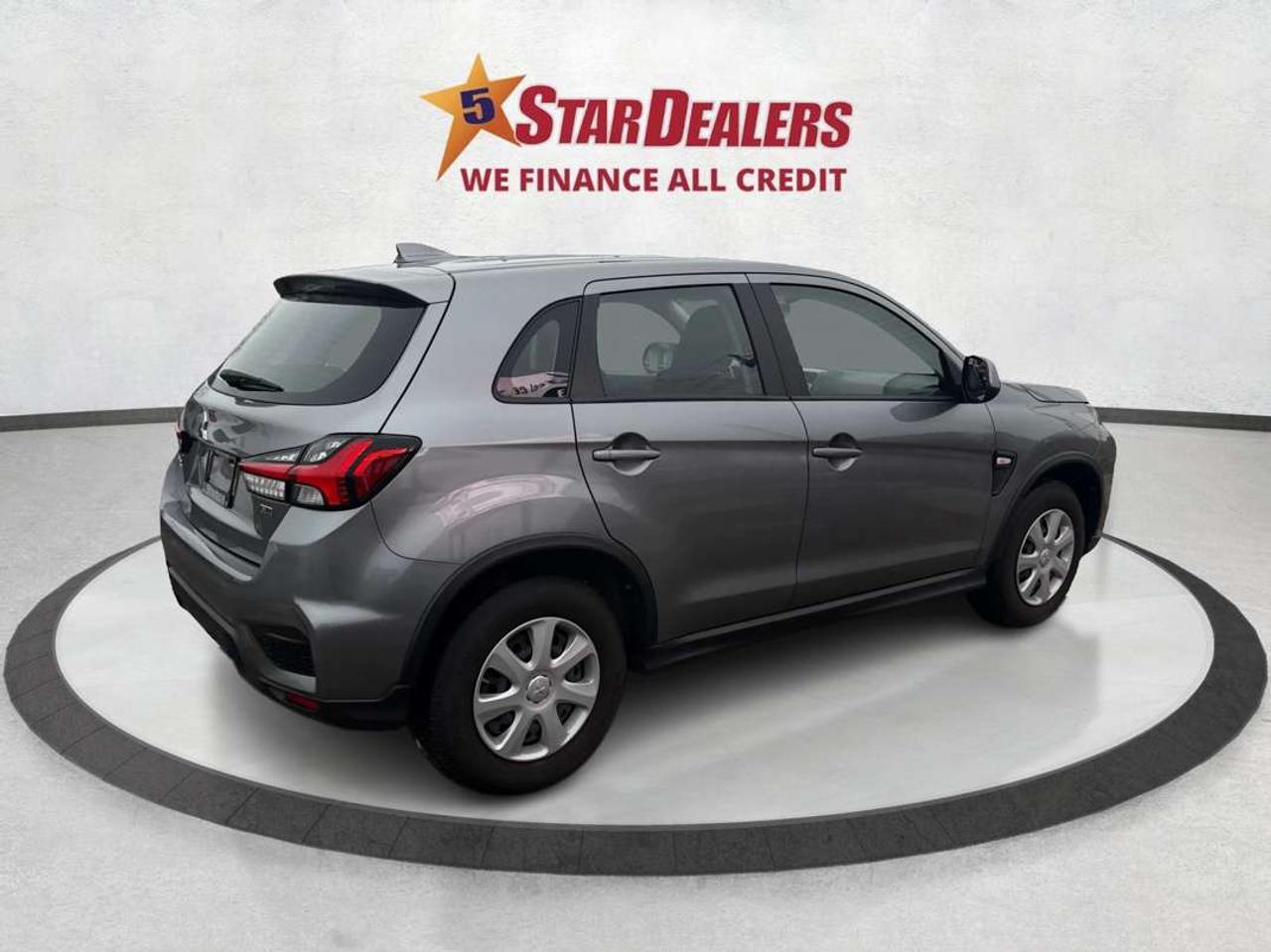 2024 Mitsubishi RVR AWD HEATED SEATS MINT WE FINANCE ALL CREDIT! Photo