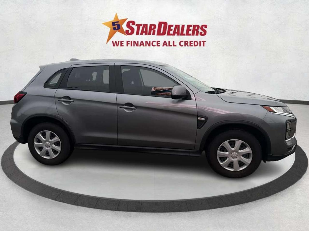 2024 Mitsubishi RVR AWD HEATED SEATS MINT WE FINANCE ALL CREDIT! Photo