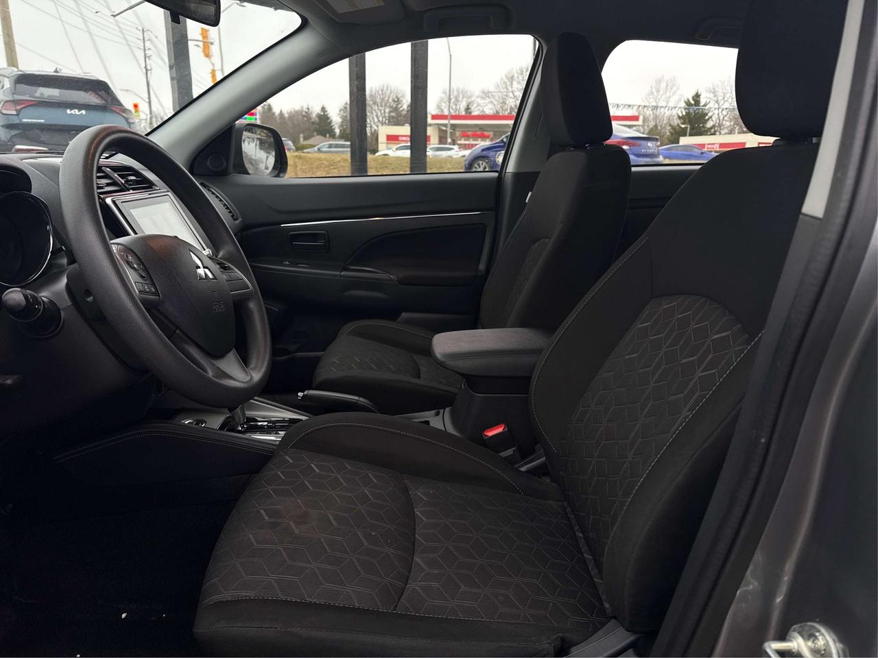 2024 Mitsubishi RVR AWD HEATED SEATS MINT WE FINANCE ALL CREDIT! Photo