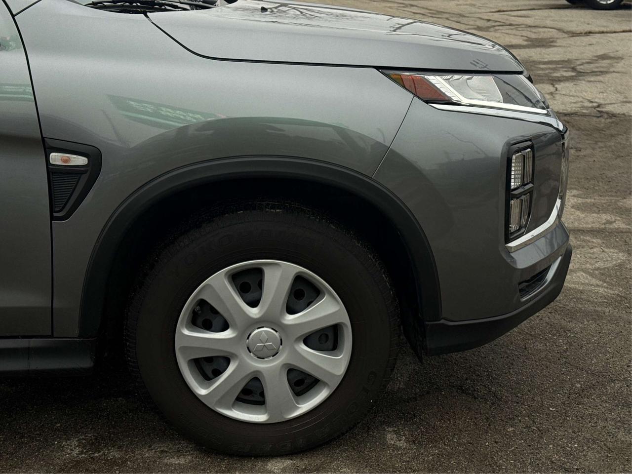 2024 Mitsubishi RVR AWD HEATED SEATS MINT WE FINANCE ALL CREDIT! Photo